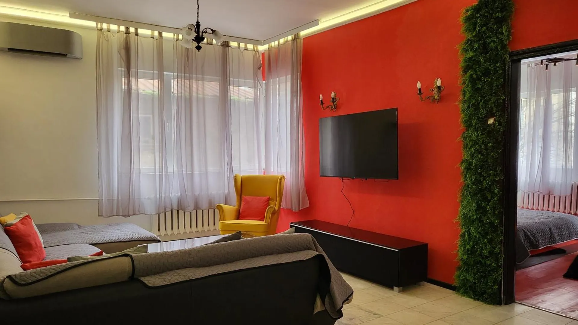 Top Center Cozy And Spacious Apartment Σόφια